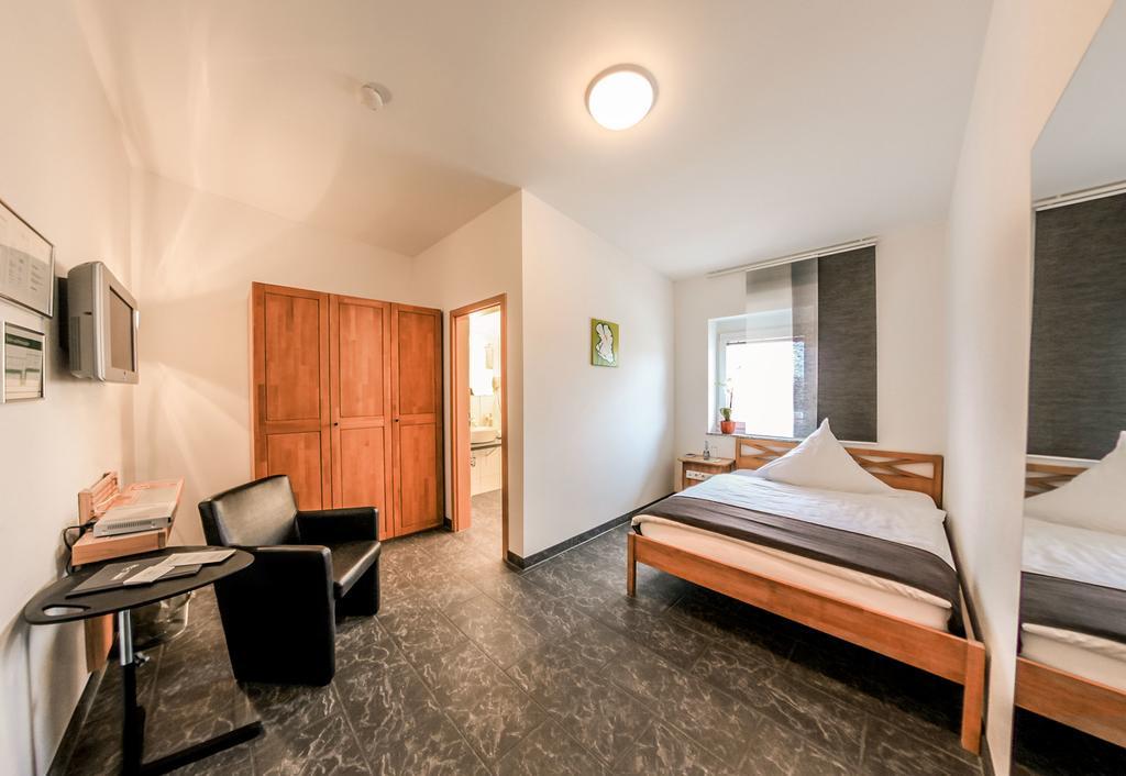 Inwest Hotel Garni Crailsheim Cameră foto